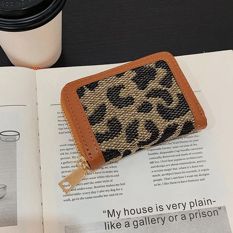 էѧӧܧ Women's wallet made of leather purses Passport cover book wallet Retro leopard print houndstooth winter 2021Fashion