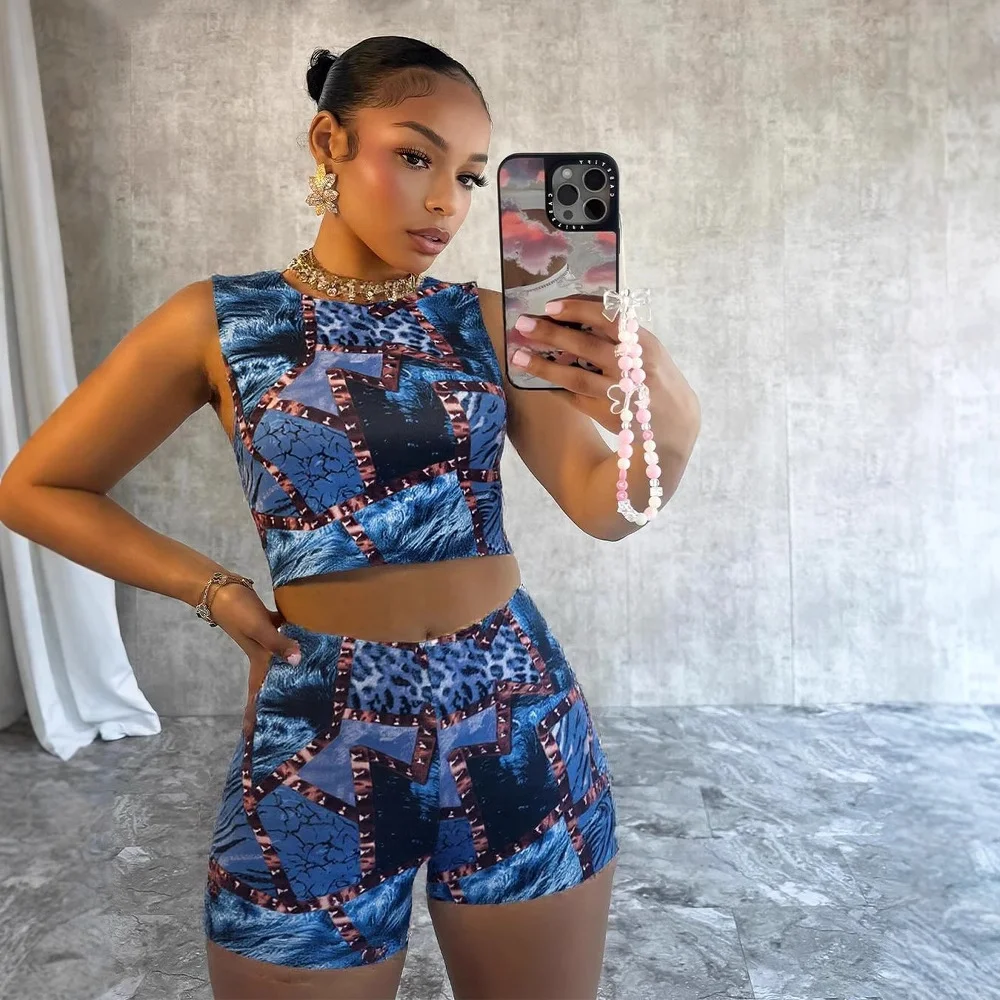 Uveng Uveng Women's Autumn And Winter Leopard Print Sleeveless Vest Shorts Open-Umbilly Shorts Set