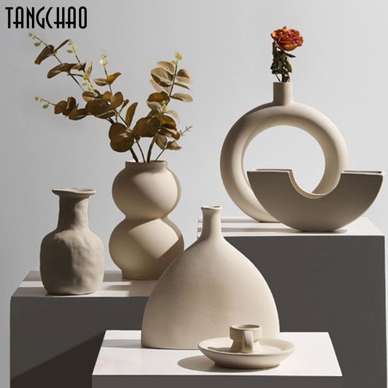 Ceramic flower arrangement vase