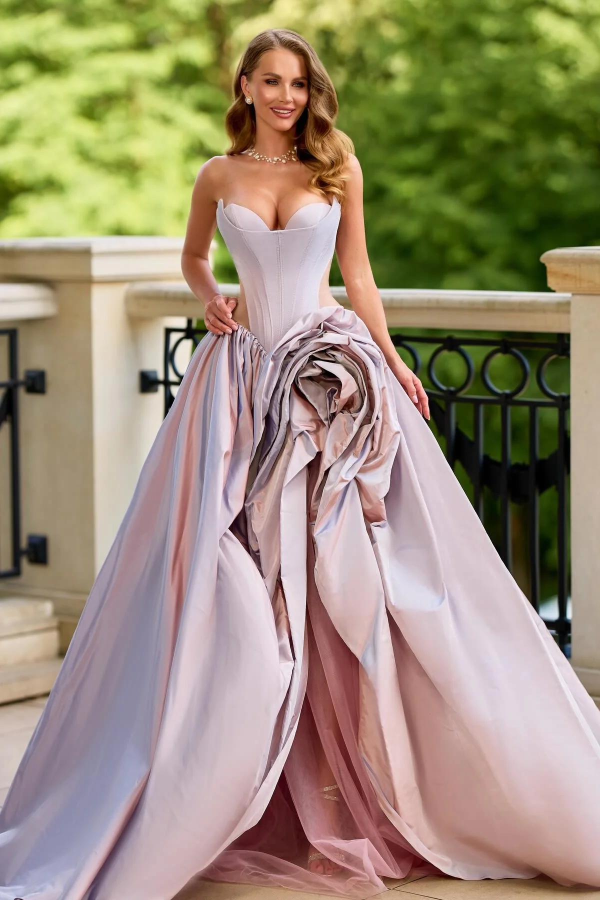 Satin And Tulle V-Neck Strapless Sleeveless High-Waisted Long A-Line Prom Dress With Pleated And Split | YC0419 Wellcucu