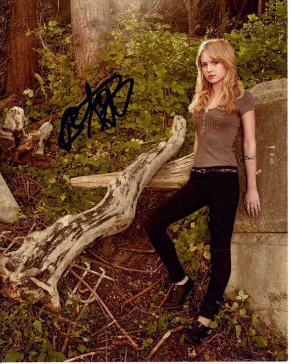 BRITT ROBERTSON signed autographed THE SECRET CIRCLE CASSIE BLAKE 8x10 Photo Poster painting