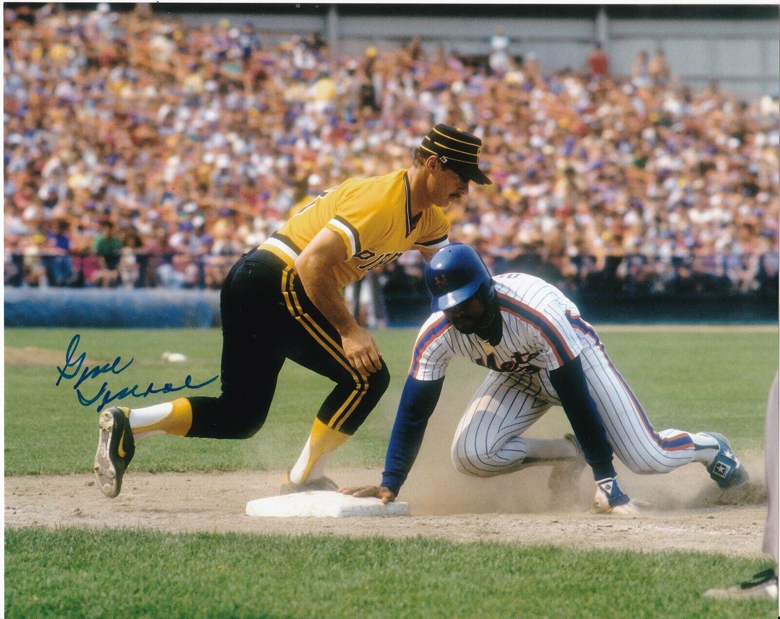 GENE TENACE PITTSBURGH PIRATES ACTION SIGNED 8x10