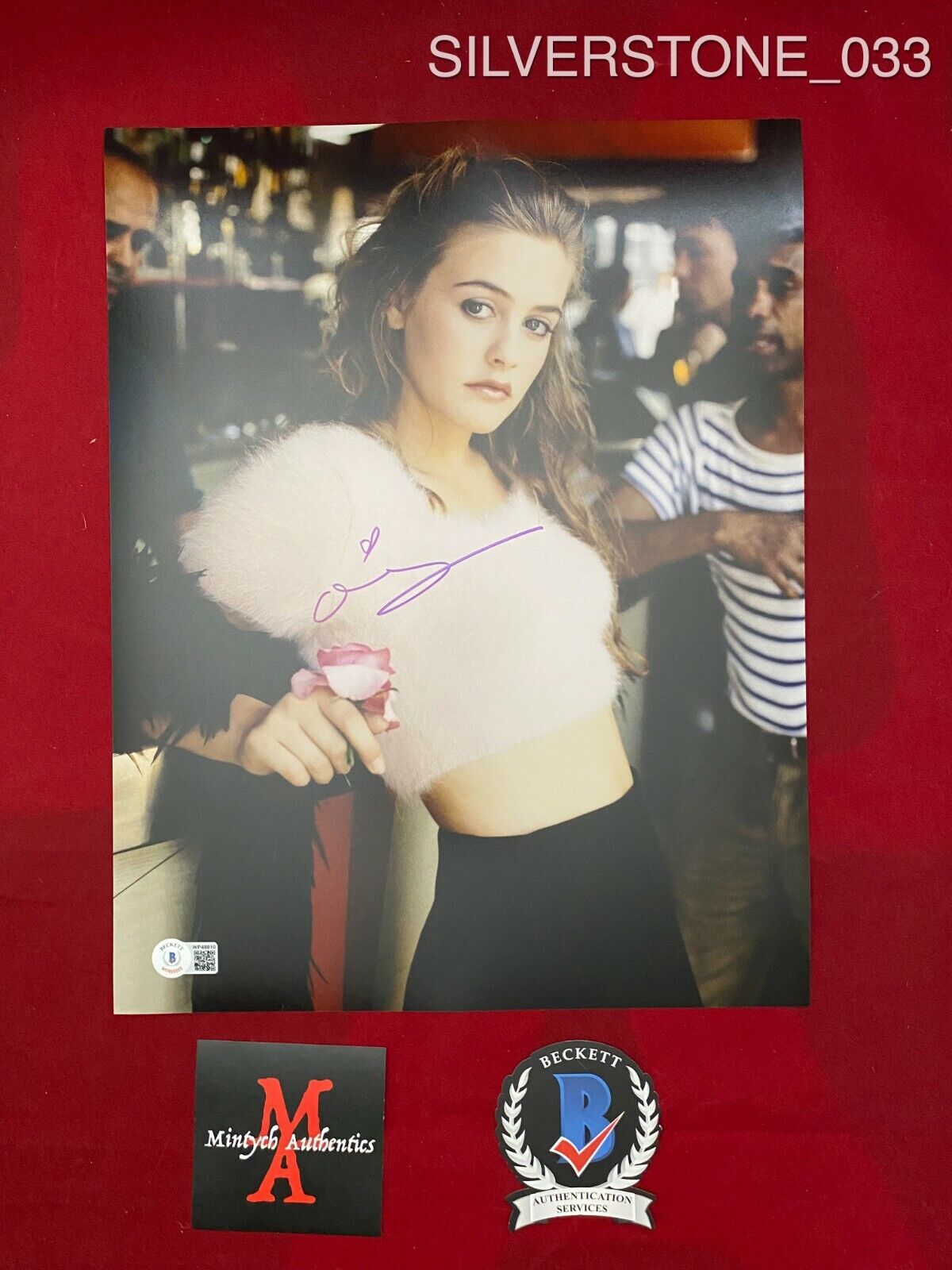 ALICIA SILVERSTONE AUTOGRAPHED SIGNED 11x14 Photo Poster painting! SEXY! CLUELESS! BECKETT COA!