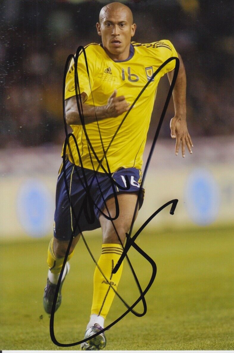 CHRIS IWELUMO HAND SIGNED 6X4 Photo Poster painting - FOOTBALL AUTOGRAPH - SCOTLAND 1.