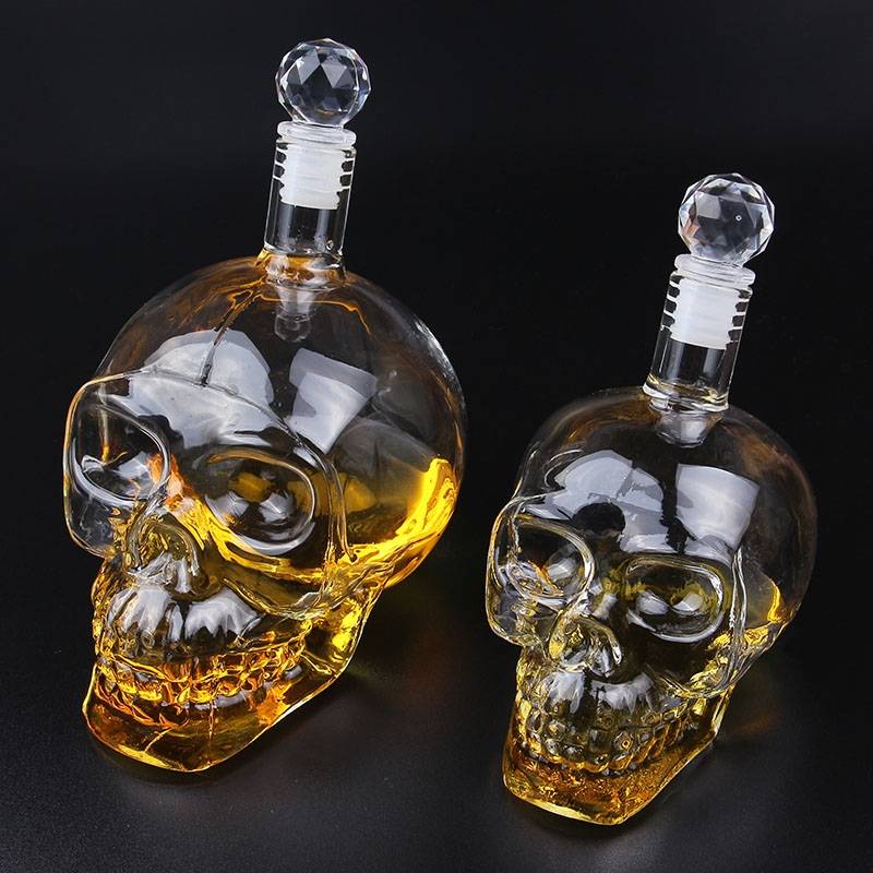 Tegooe Crystal Skull Head Decanter and Shot Glass Set Novelty Whiskey