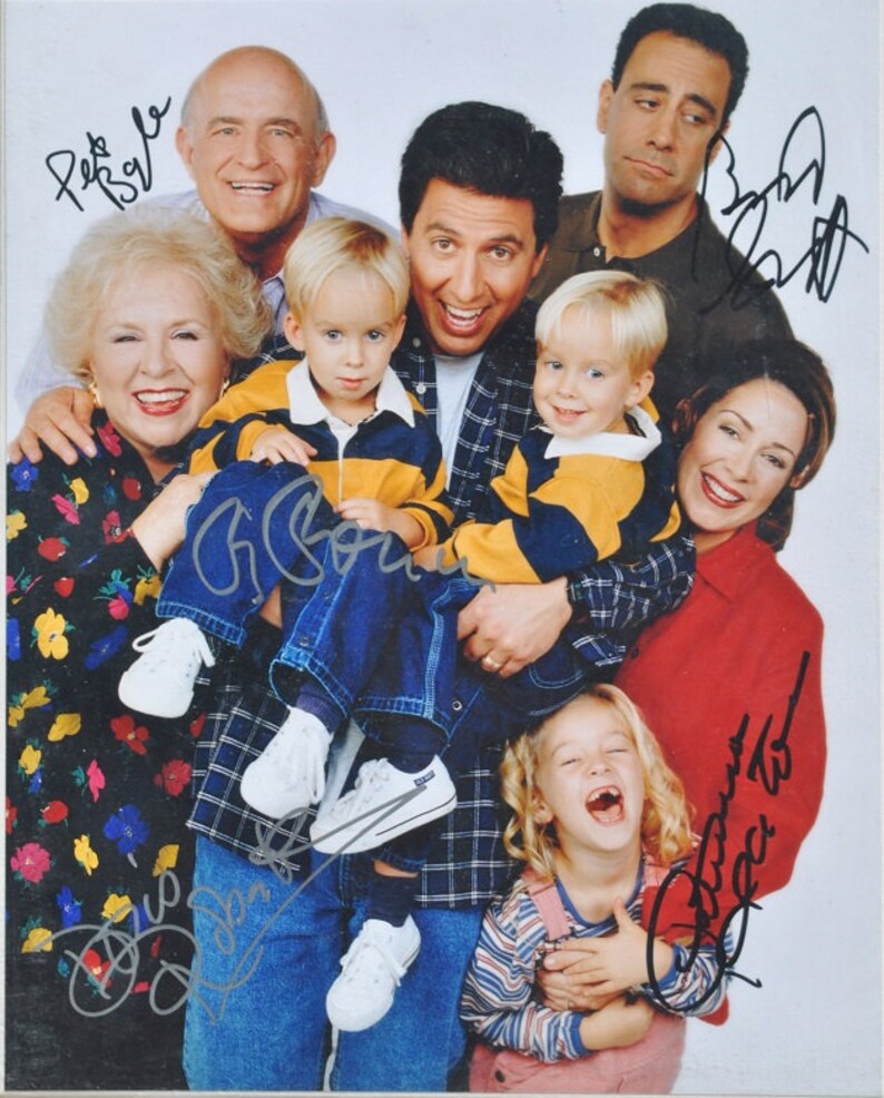 EVERYBODY LOVES RAYMOND Cast Signed Photo Poster painting X5 Ray Romano, Patricia Heaton, Brad Garrett, Doris Roberts, Peter Boyle wcoa