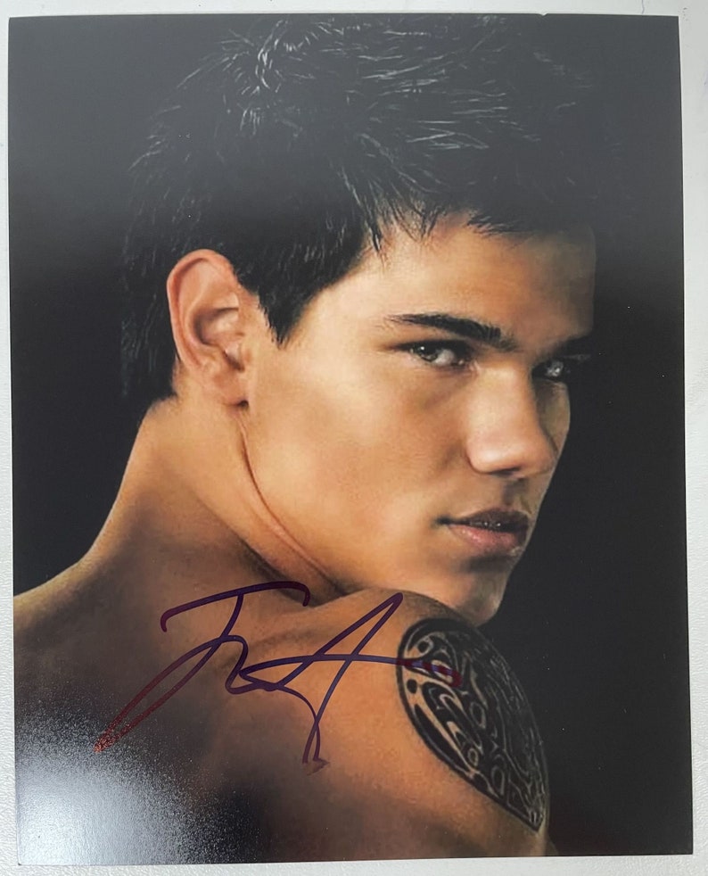 Taylor Lautner Signed Autographed Twilight