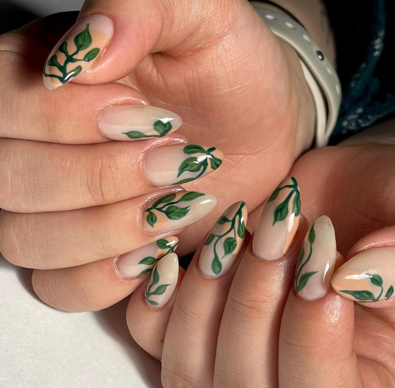 Cute Spring Nail Art Designs: Leaf Natural Nail Design