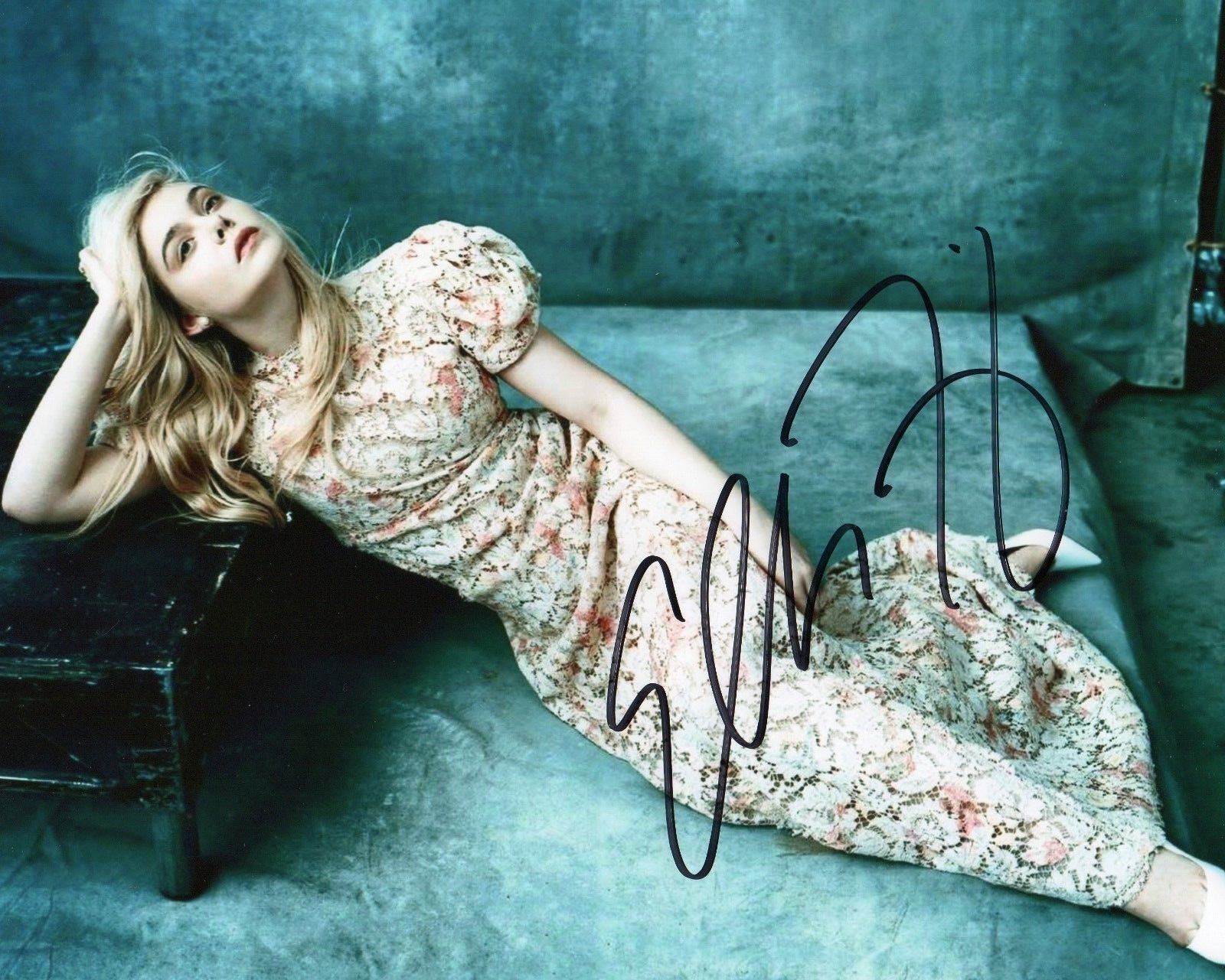 ELLE FANNING AUTOGRAPHED SIGNED A4 PP POSTER Photo Poster painting PRINT 6