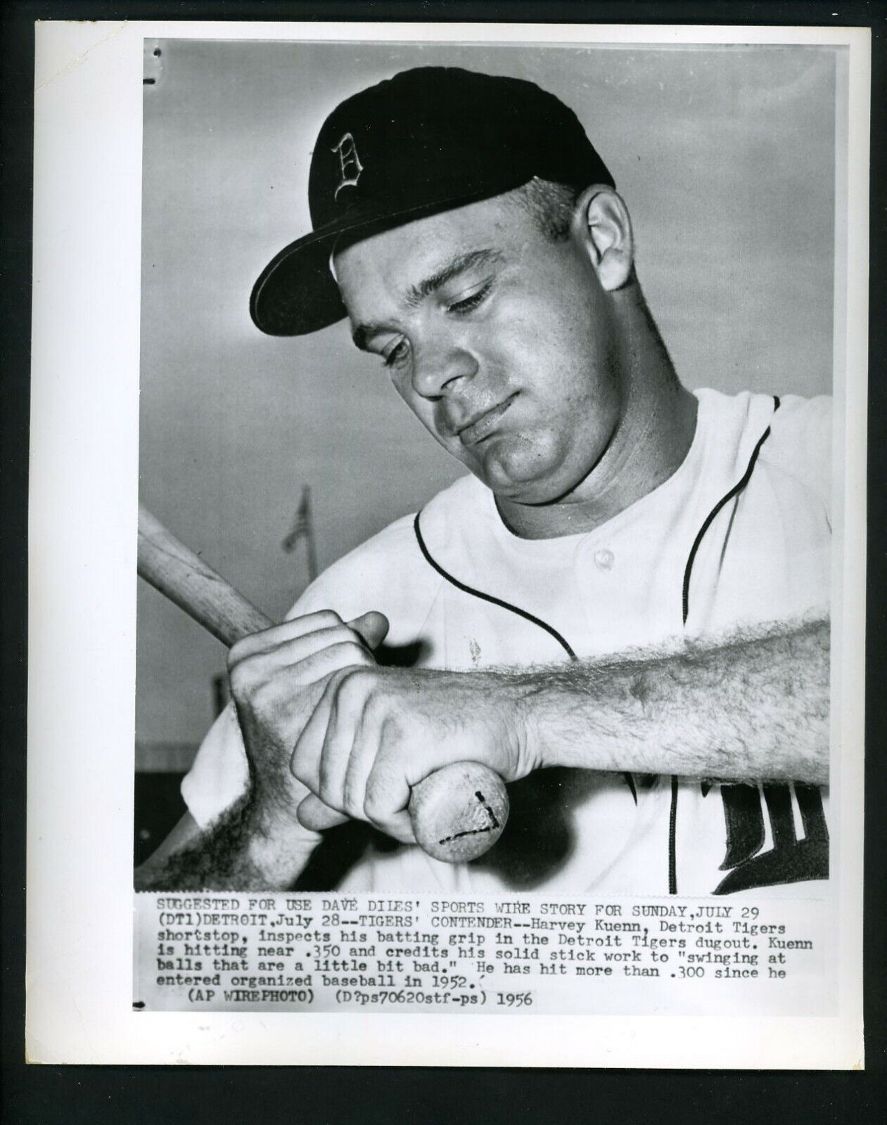 Harvey Kuenn hitting near .350 1956 Press Photo Poster painting Detroit Tigers