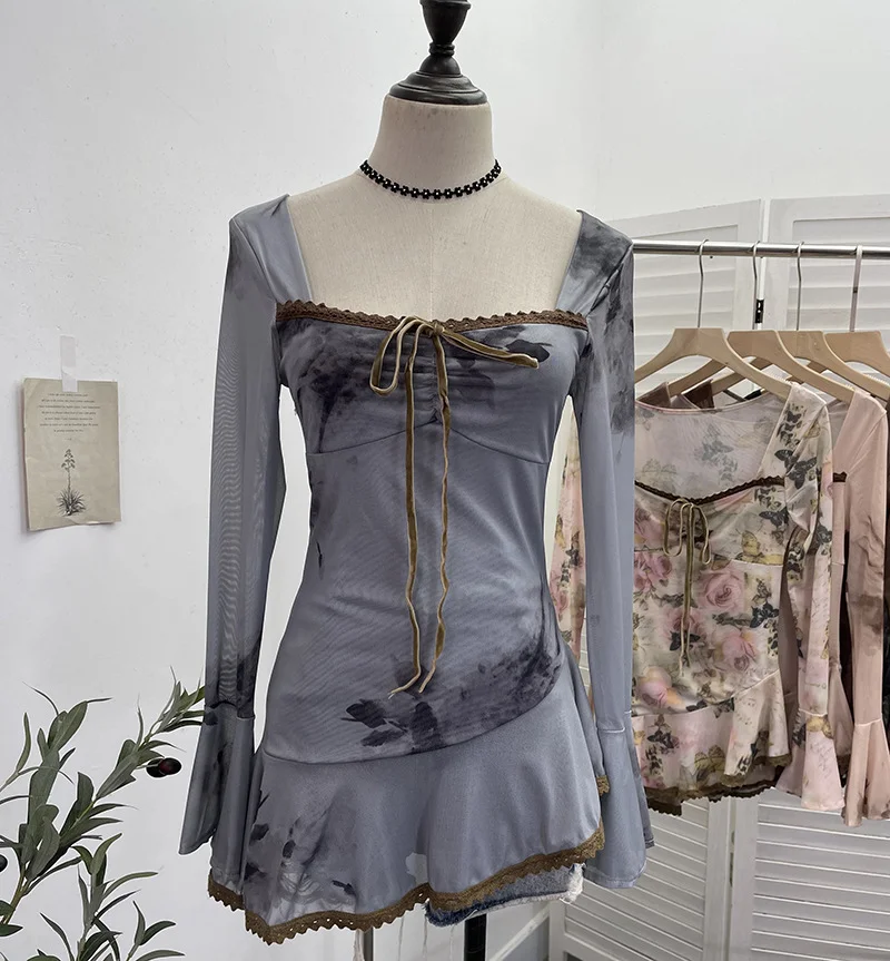 Uveng Spring And Summer New French Style Tie Dyed Horn Long-Sleeved Lace Side Design T-Shirt 9980