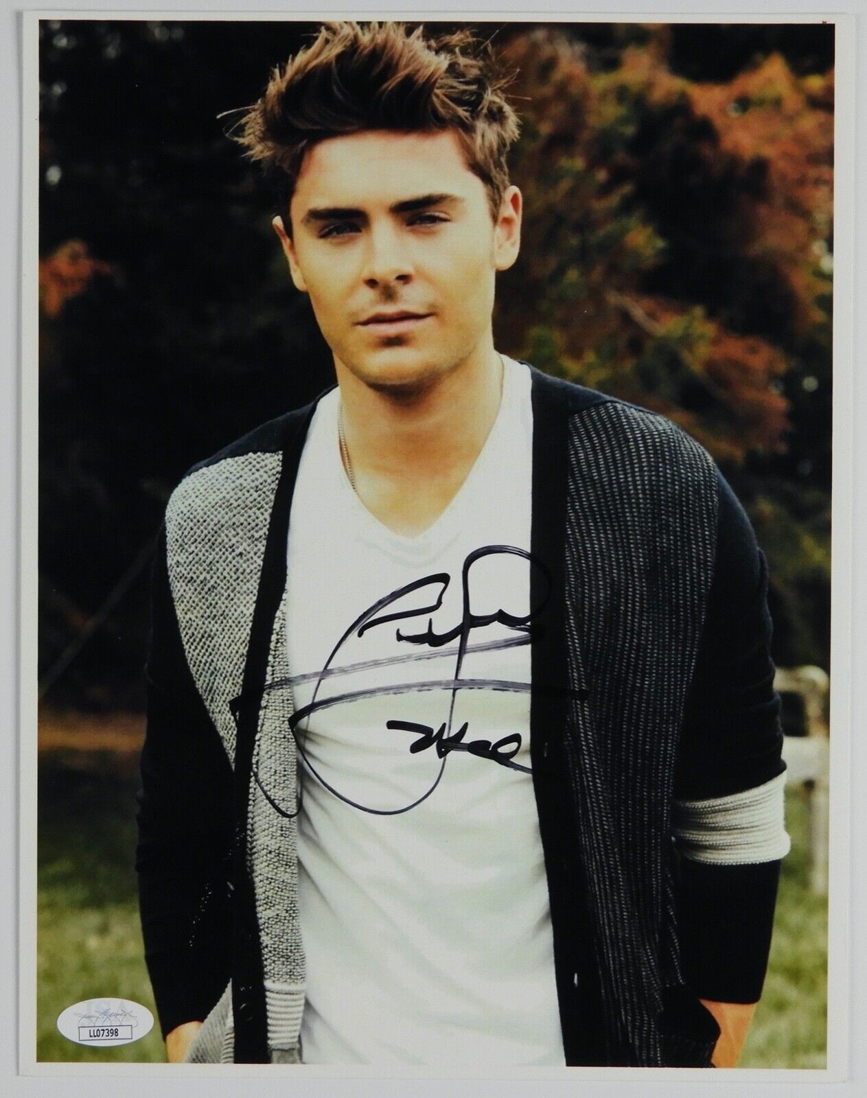 ZAC EFRON JSA Autograph Signed Photo Poster painting 8.5 x 11 High School Musical