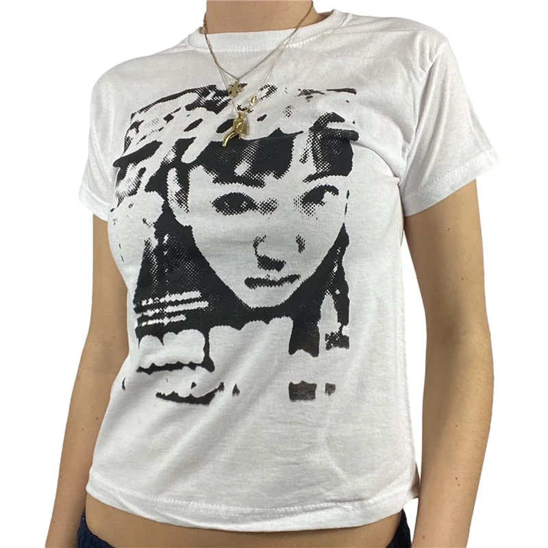 Xingqing Gothic Portrait Print T-shirt Aesthetic Short Sleevle Sweats Tees Harajuku Streetwear White Crop Top Women Clothes