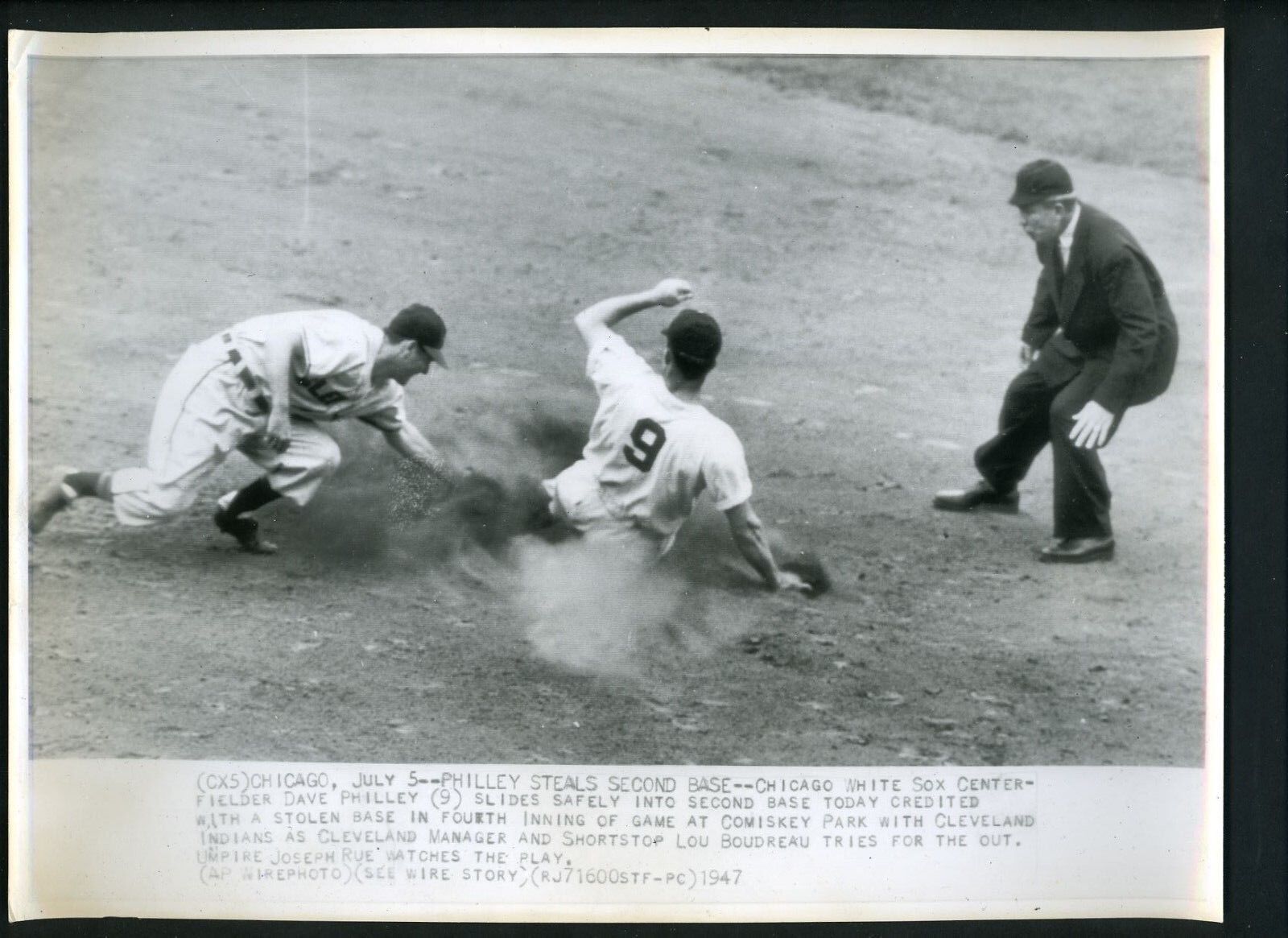 Lou Boudreau Dave Philley Joe Rue 1947 Press Photo Poster painting Cleveland Indians White Sox