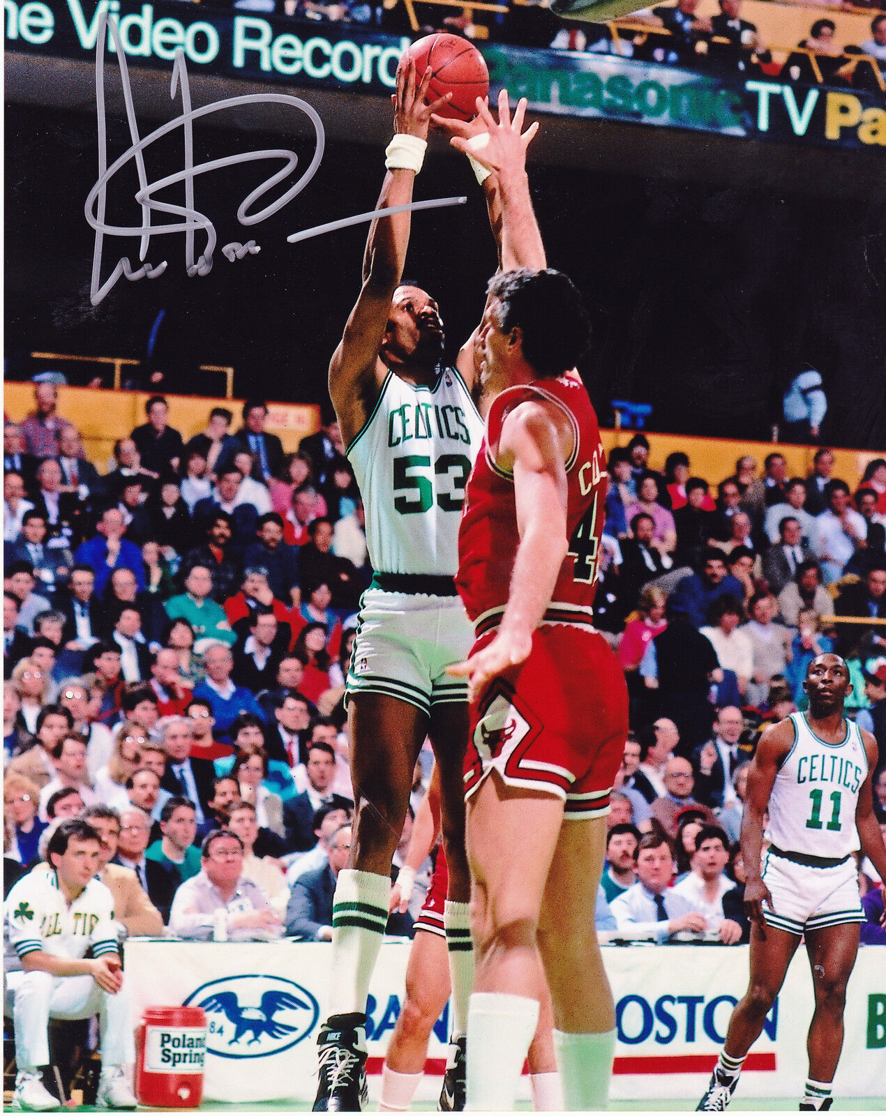 ARTIS GILMORE BOSTON CELTICS ACTION SIGNED 8x10