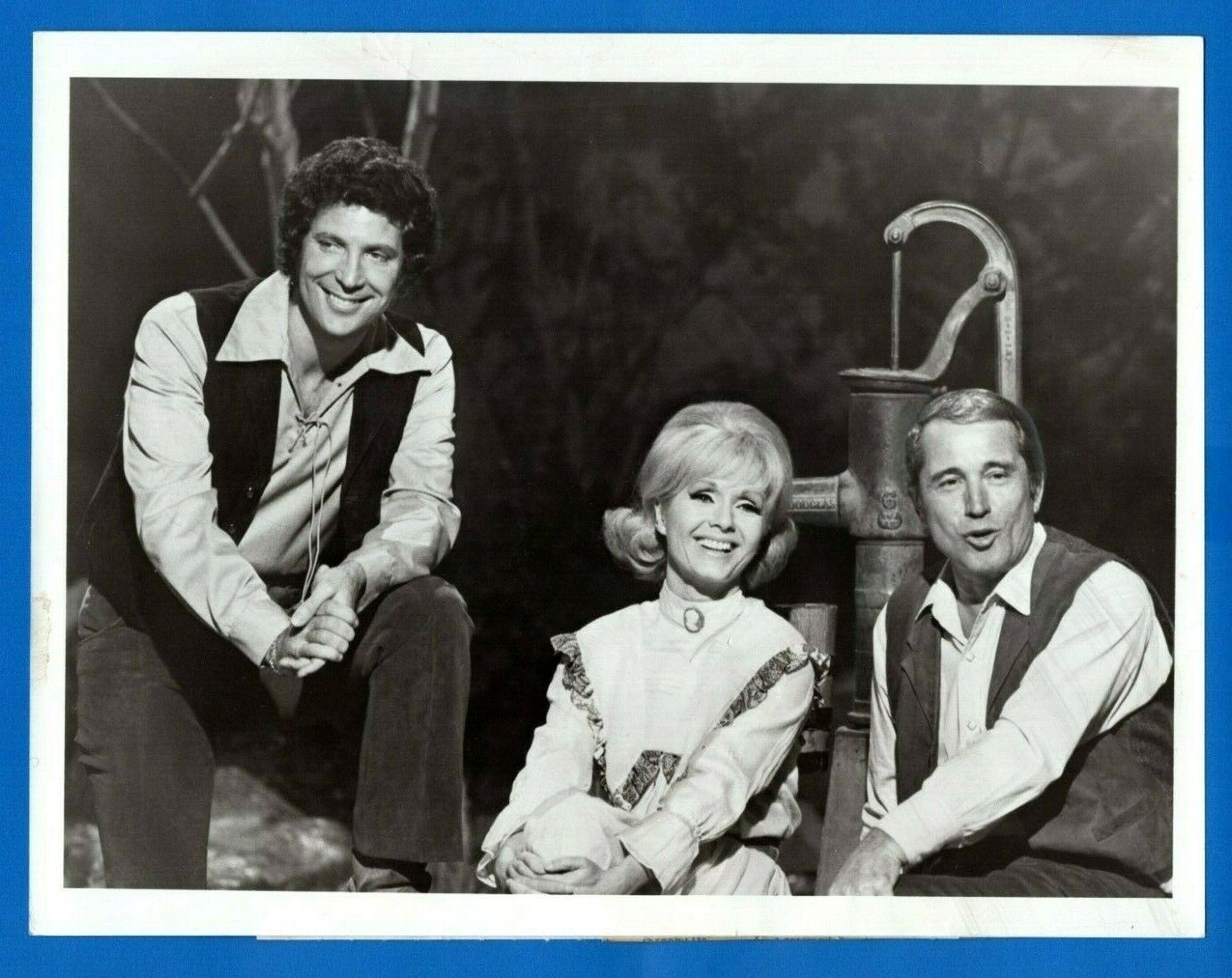 TOM JONES DEBBIE REYNOLDS PERRY COMO Vintage 7x9 Photo Poster painting 1970 THIS IS TOM JONES