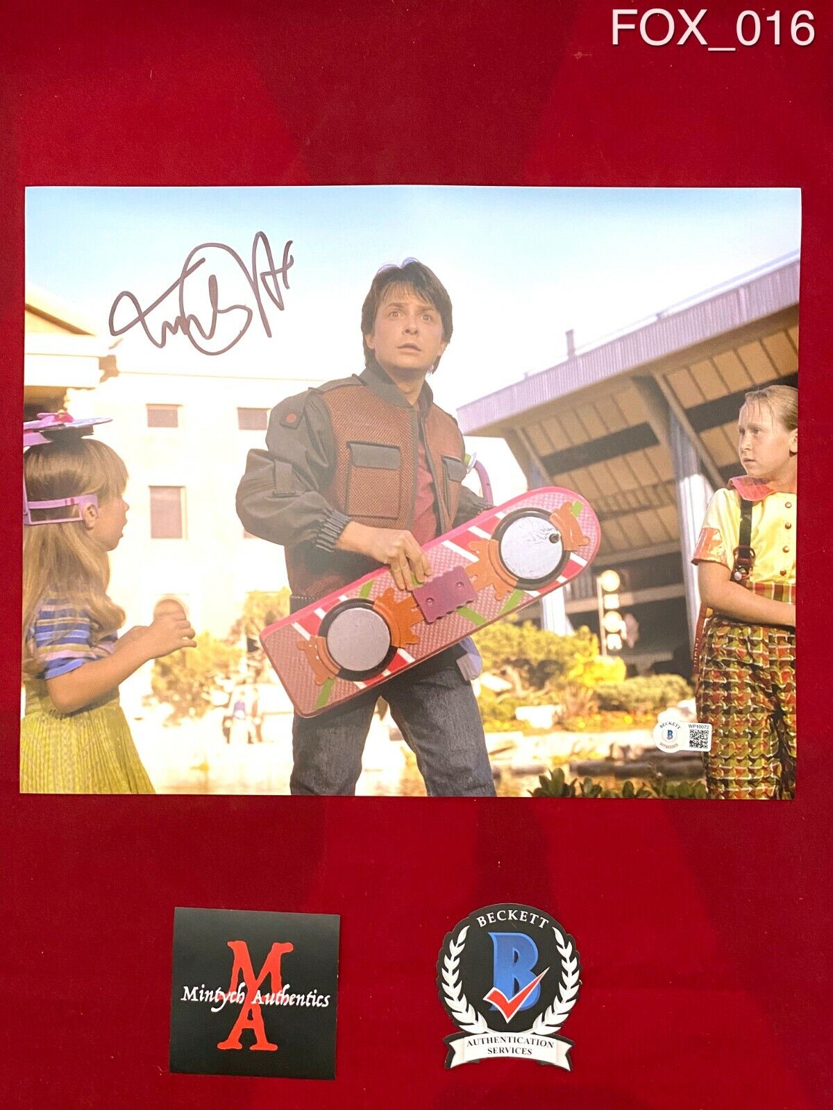 MICHAEL J. FOX SIGNED 11x14 Photo Poster painting! BACK TO THE FUTURE! MARTY MCFLY! BECKETT COA!