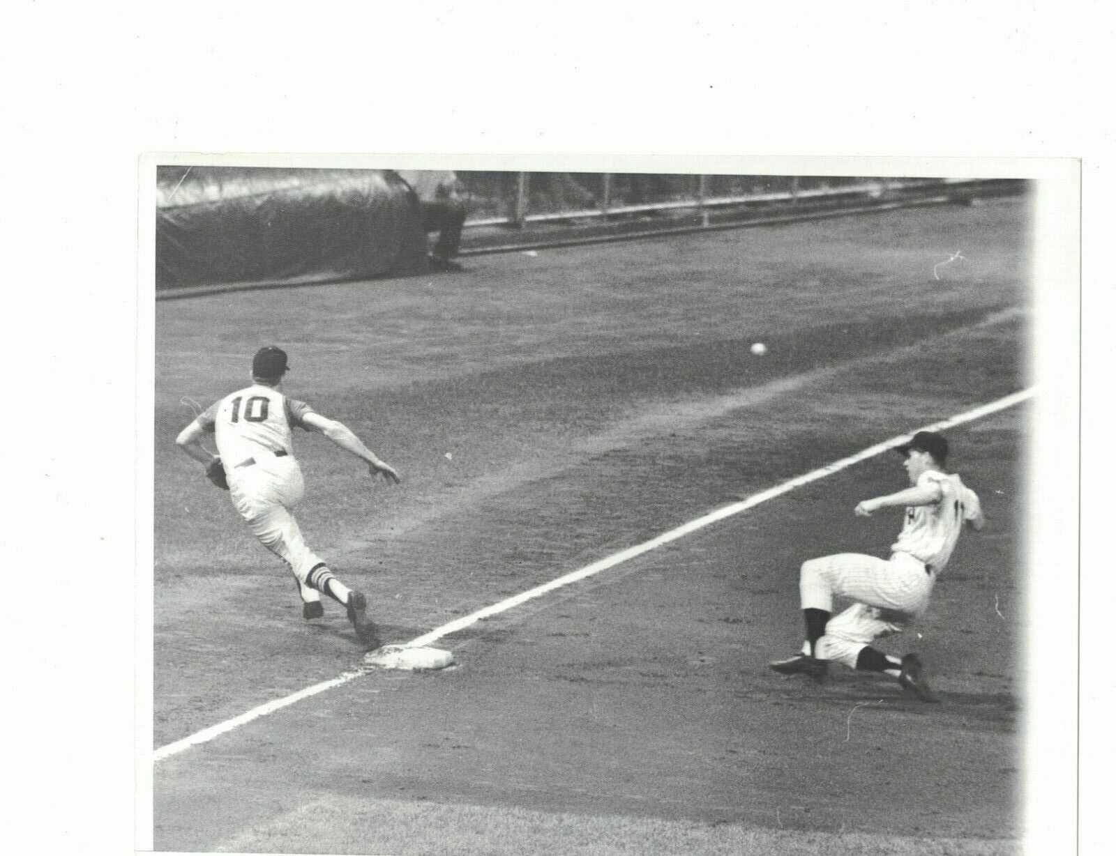 1963 Max Alvis Cleveland Indians & Tony Kubek Yankees USED AP Wire Photo Poster painting CH54