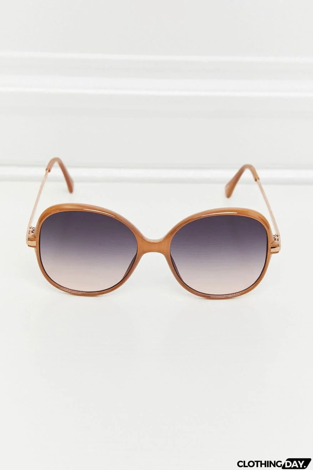 Metal-Plastic Hybrid Full Rim Sunglasses