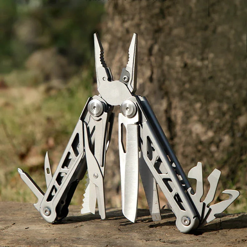 Foldable Universal Pliers for Outdoor Use