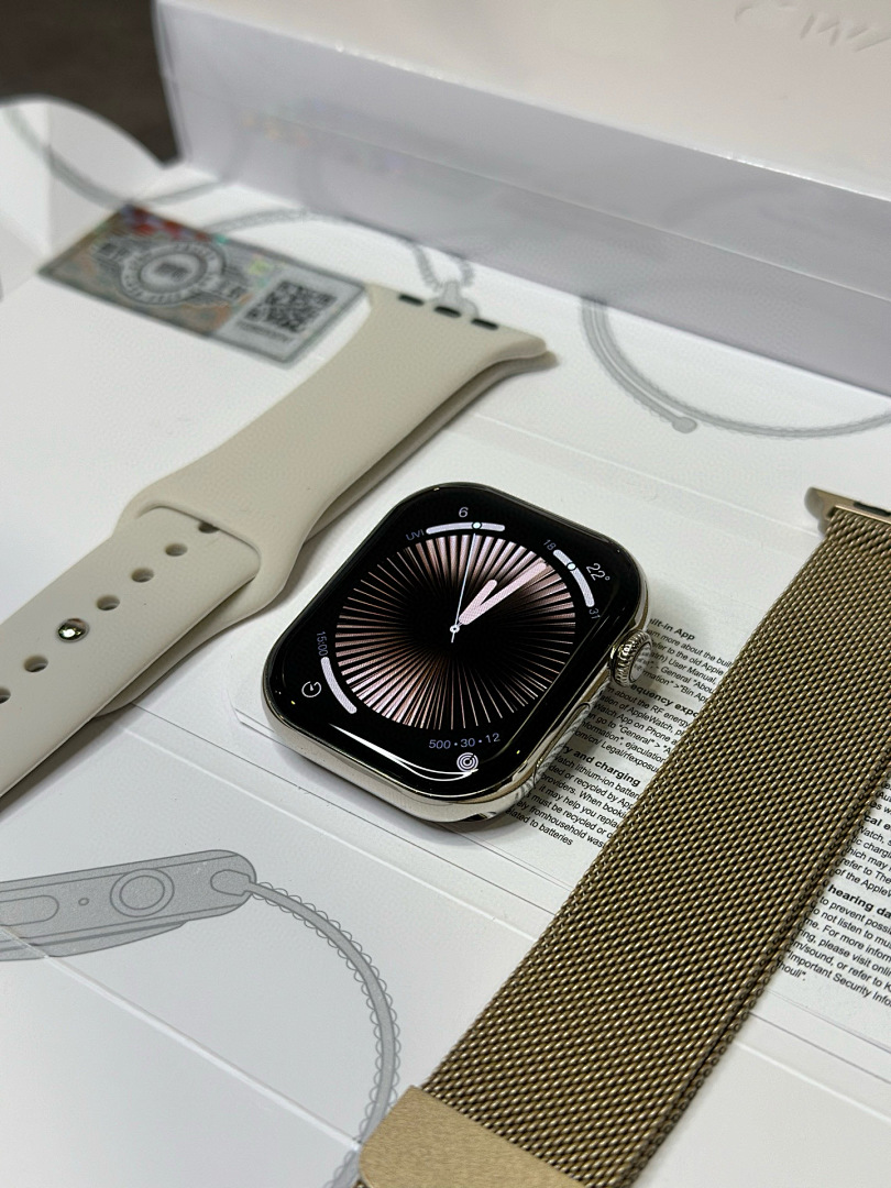 Smartwatch with Cellular SIM Card Version