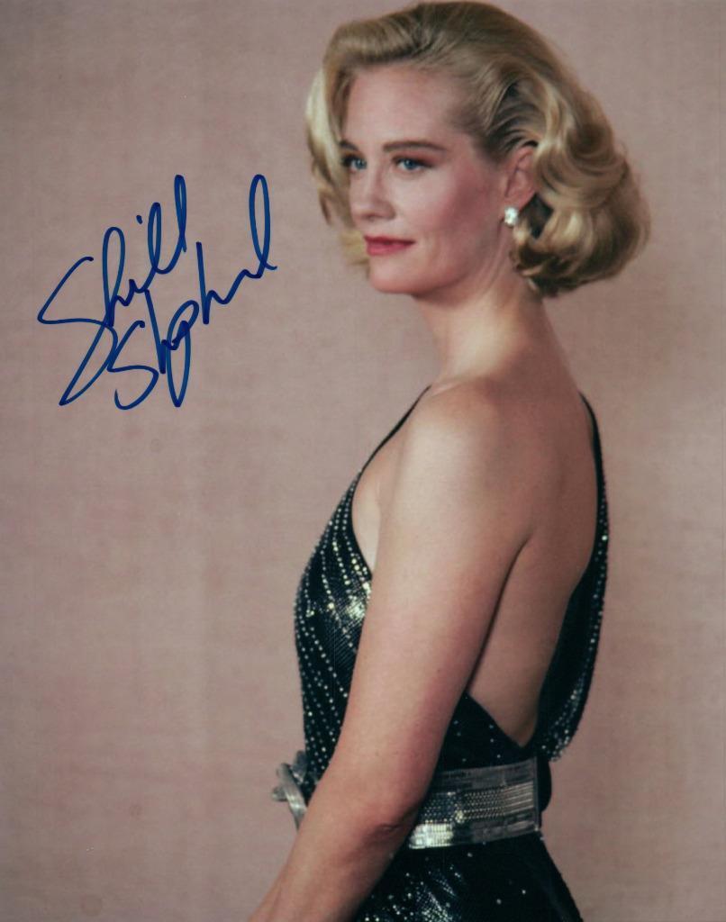 Cybill Shepherd 8x10 autographed Photo Poster painting signed Picture amazing and COA