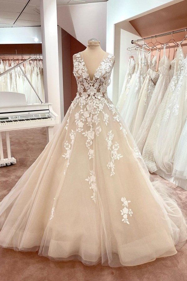 Delicate A-Line V-neck Backless Wide Straps Wedding Dress With Appliques Lace Tulle | Ballbellas Ballbellas