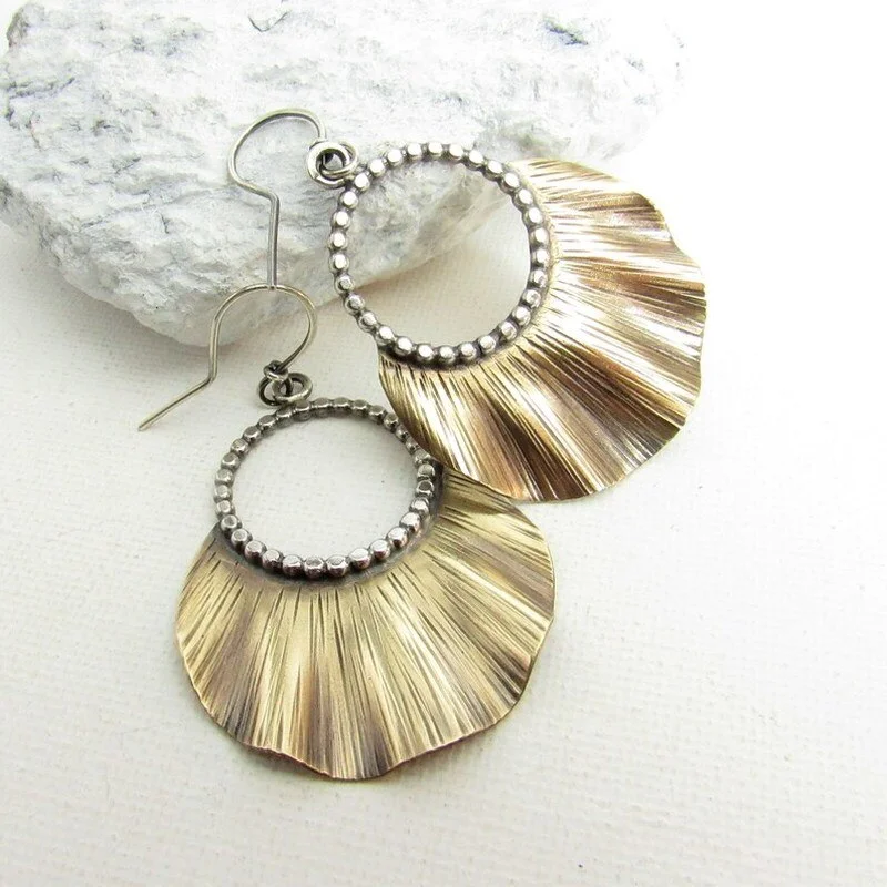 Retro Boho Irregular Metal Scallop Pattern Earrings Fashion Simple Ladies Personality Hook Dangle Earring Wedding Bridal Jewelry