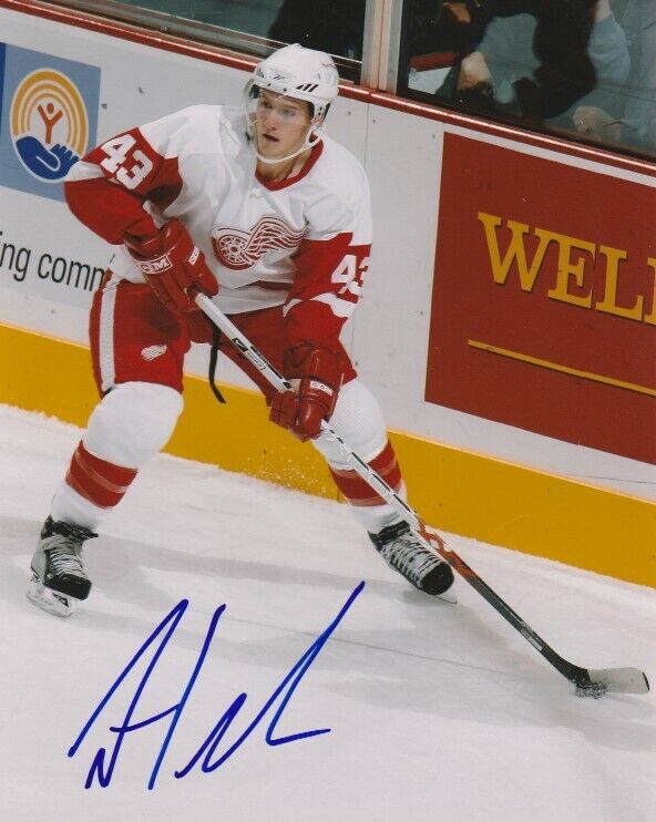 DARREN HELM SIGNED DETROIT RED WINGS 8x10 Photo Poster painting! Autograph