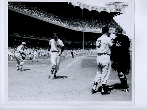 Joe DiMaggio Yankees 1962 OT Day Home Run Wire Photo Poster painting