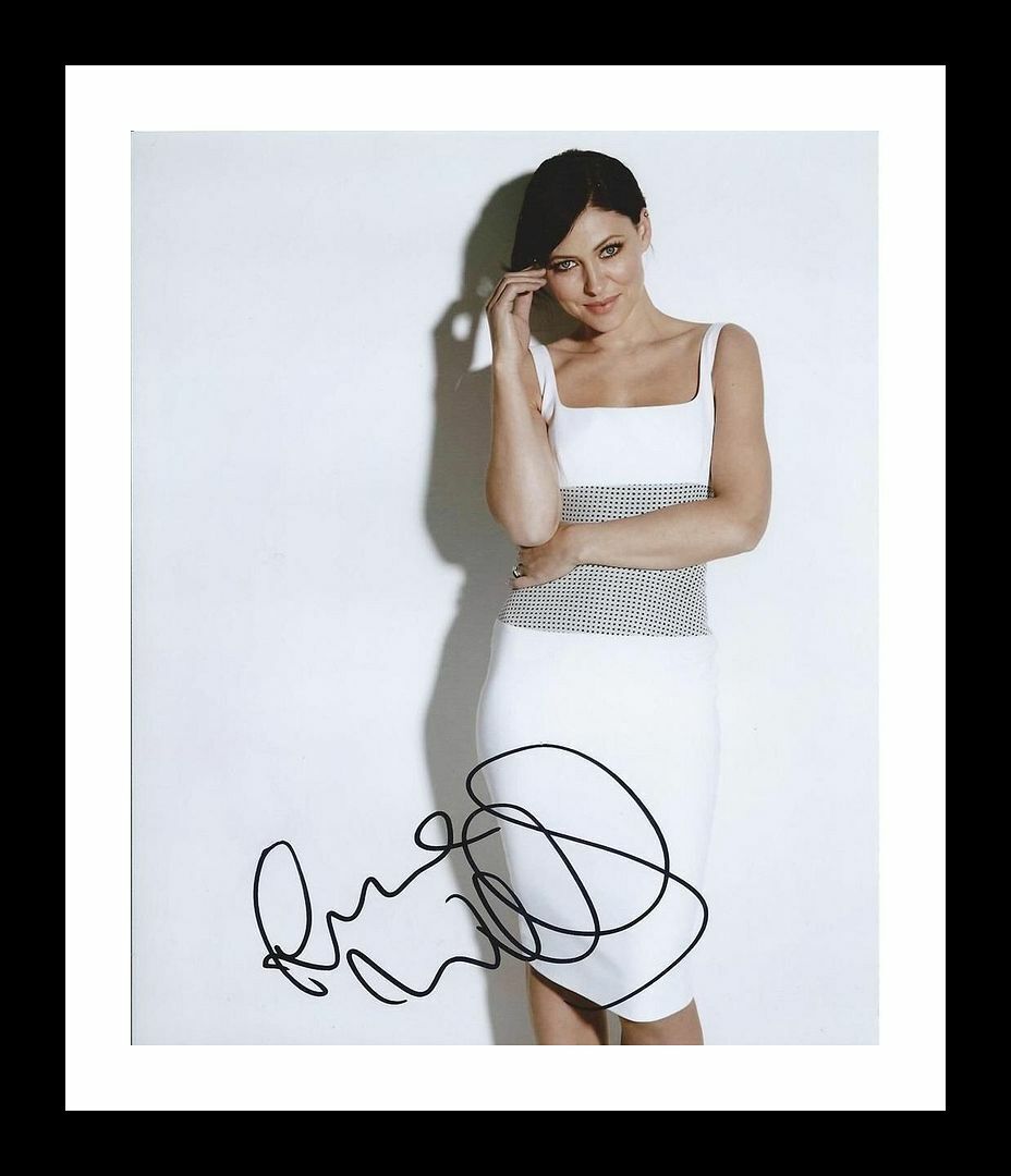 Emma Willis Autograph Signed & Framed Photo Poster painting 8