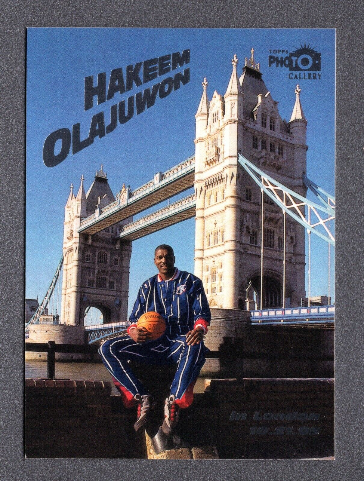 1995-96 Topps Gallery Photo Poster painting Gallery #PG4 Hakeem Olajuwon Rockets B02 434