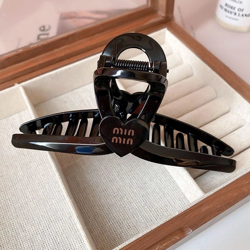 Women’s Casual Streetwear Heart Shape Arylic Handmade Hair Claws