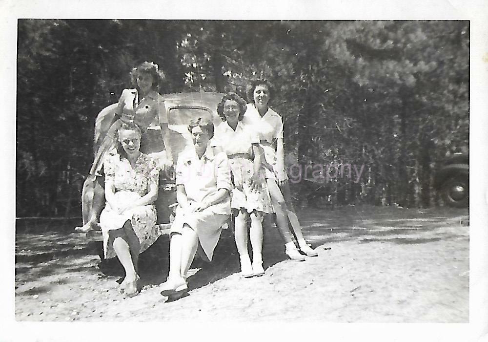 CAR GIRLS Found Photo Poster painting WOMEN bwOriginal Portrait VINTAGE 09 12 D