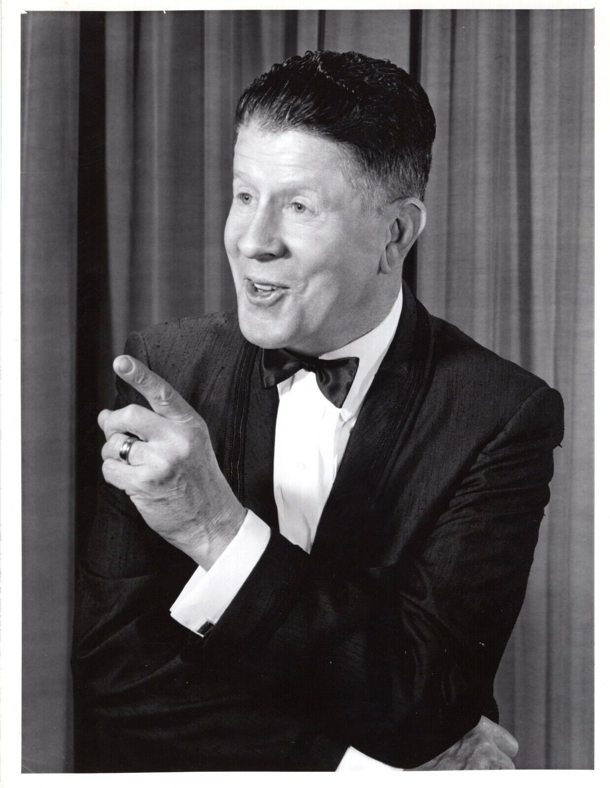 RUDY VALLEE Actor Singer Vintage 7x9 Promo Press News Photo Poster painting 1969