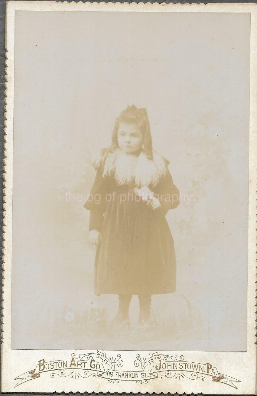 CABINET CARD A GIRL FROM THE FADED PAST FOUND Photo Poster painting bw18 31 C