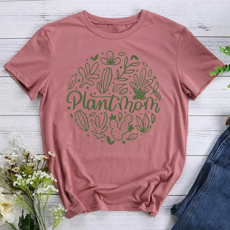 plant mom Round Neck T-shirt