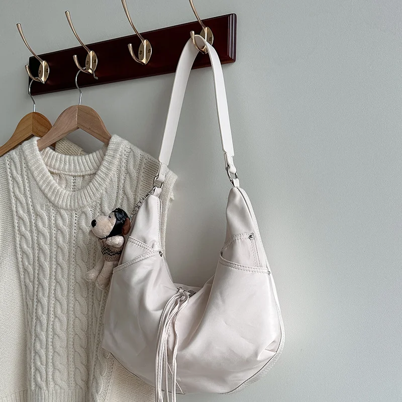 Mongw Mongw Nylon Dumpling Bag Women's Spring Style Versatile Lazy Wind Commuting Shoulder Bag Large Capacity Leisure Underarm Bag