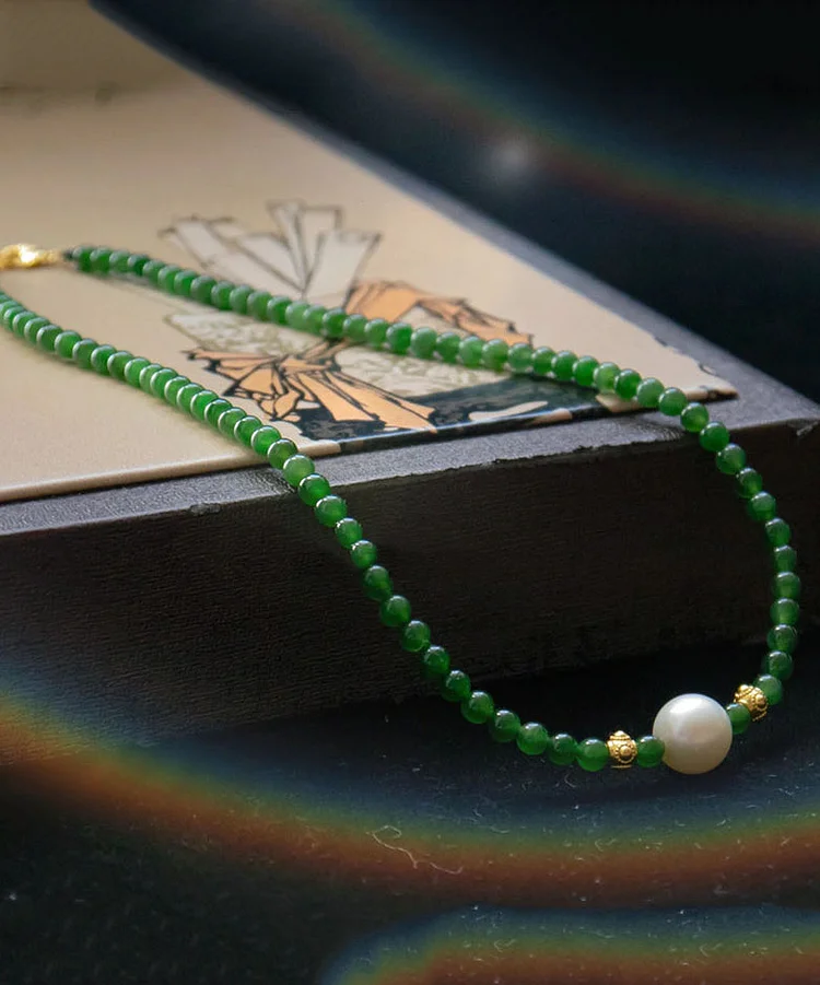 Modern Green Sterling Silver Overgild Jade Pearl Gratuated Bead Necklace