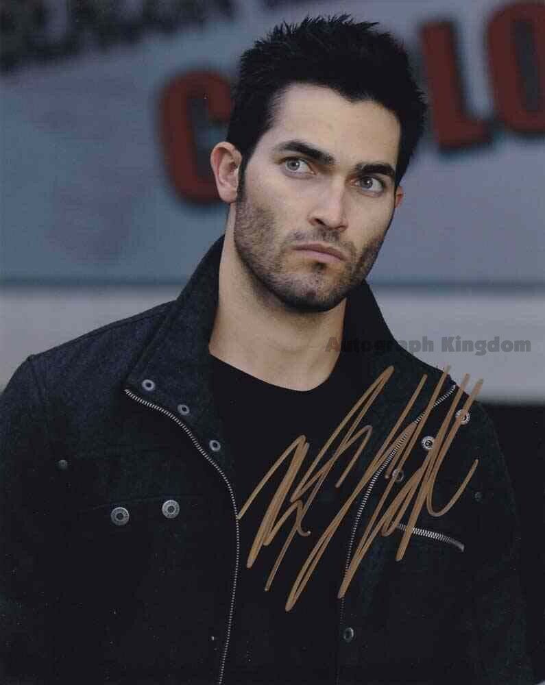 Tyler Hoechlin Teen Wolf / Smallville 8 x 10 Autographed Photo Poster painting (Reprint #11)