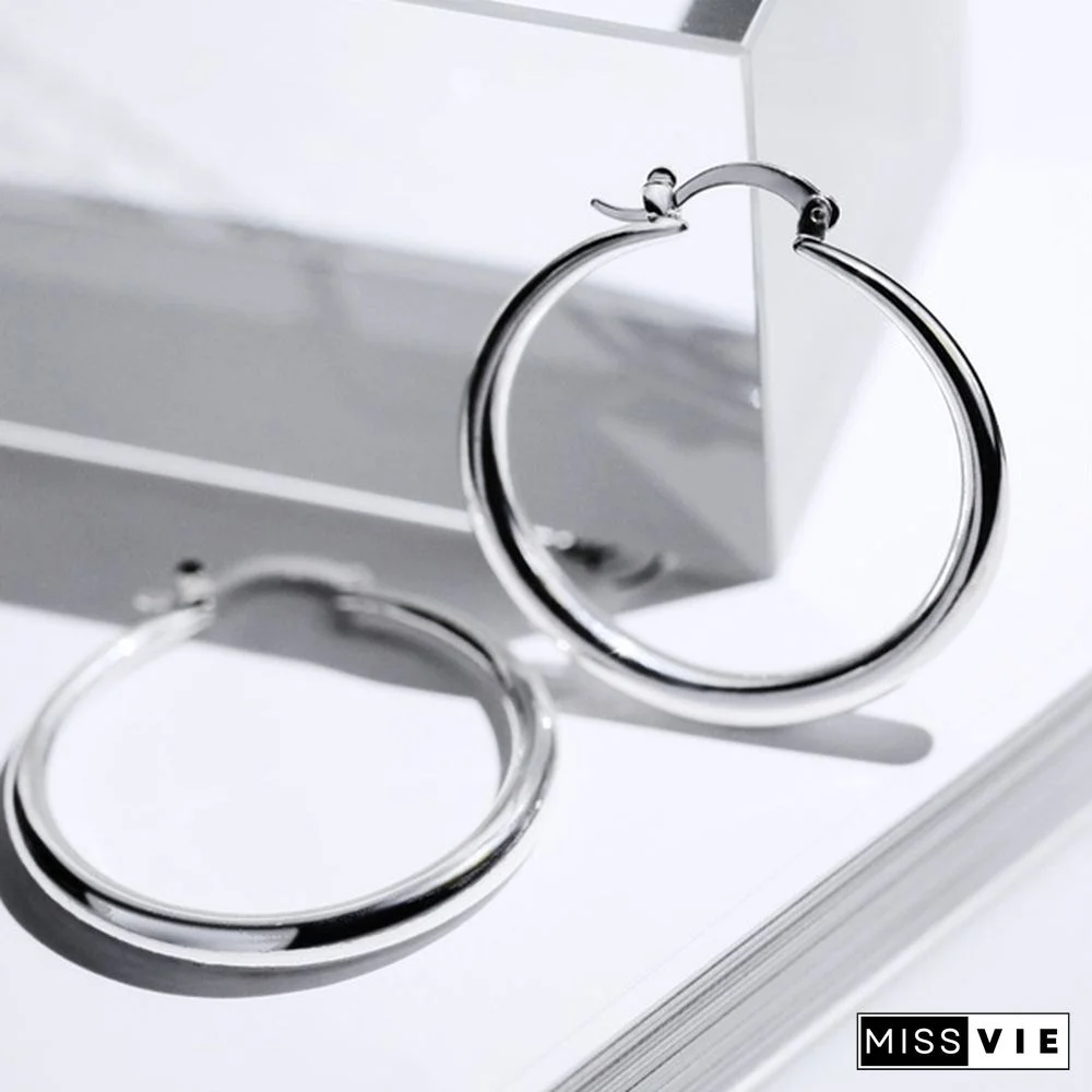 1 Pair Women's Fashion Simple 18K Yellow Soild Gold Hoop Earrings Exquisite Diameter 33mm Circle Hoop Earrings for Wedding Engagement Christmas Jewelry Gifts