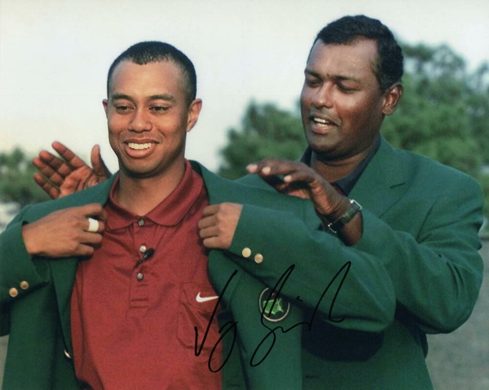 VIJAY SINGH SIGNED AUTOGRAPH 8X10 Photo Poster painting - MASTERS CHAMPION W/ TIGER WOODS