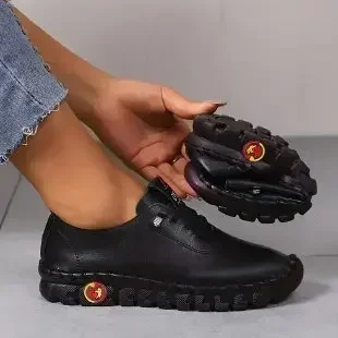 Sports 2025 Spring New Flat Shoes Comfortable Outdoor Casual Sneakers Mom Shoes Light Breathable Women's Single Shoes