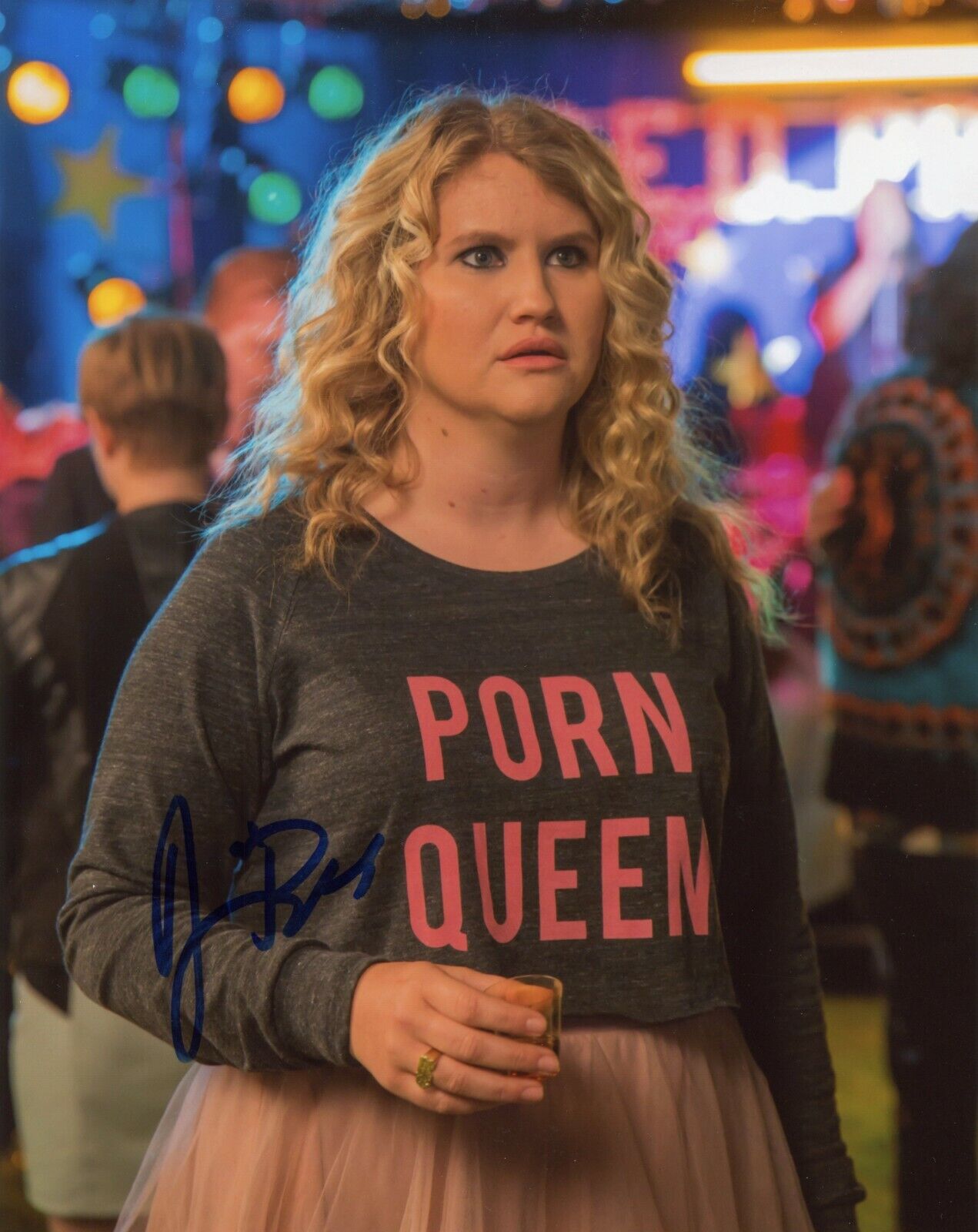 ~~ JILLIAN BELL Authentic Hand-Signed Idiotsitter