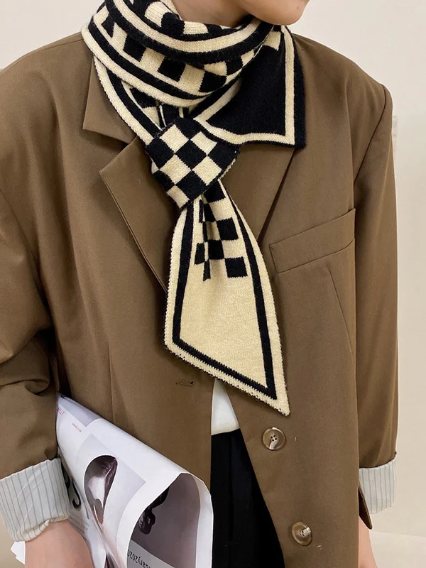 Split-Joint Checkerboard Scarf