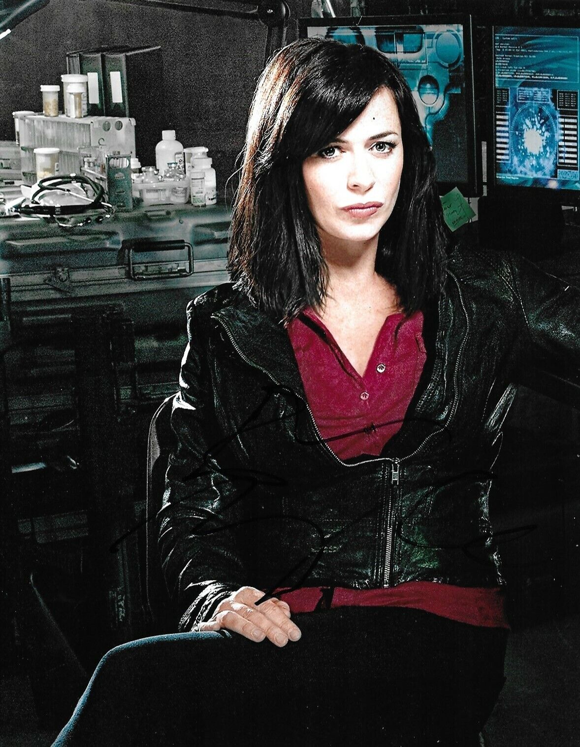 Eve Myles Signed Torchwood 10x8 Photo Poster painting AFTAL