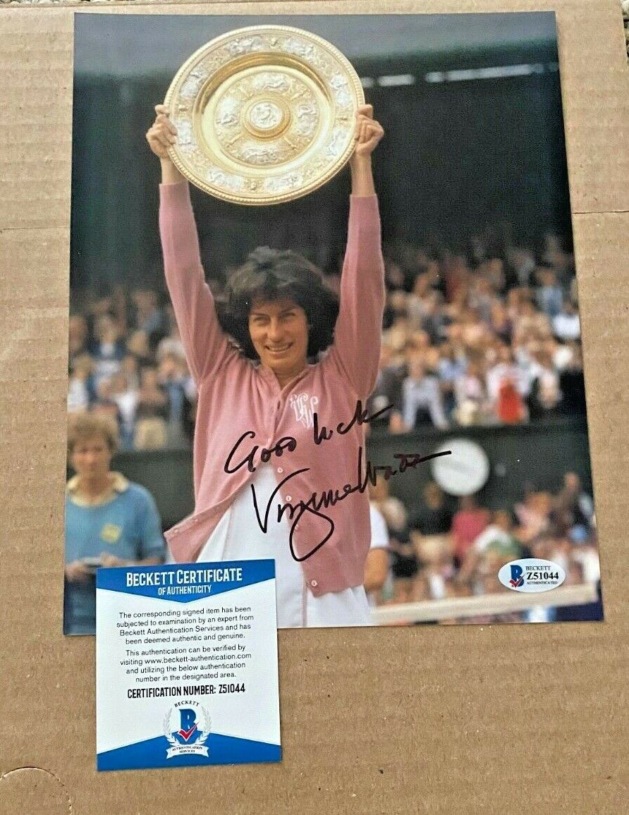 VIRGINIA WADE SIGNED 1977 WIMBLEDON 8X10 Photo Poster painting BECKETT CERTIFIED