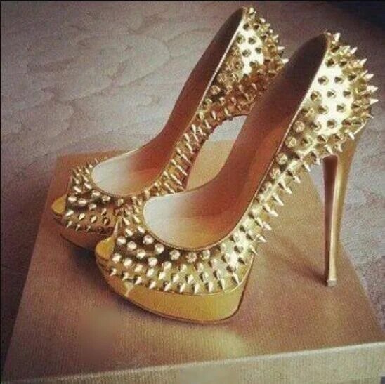 VCSHOES Golden Rivets Platform Peep Toe Pumps Wedding Shoes Bride Stiletto Heels Women Spikes High Heels Banquet Dress Shoes