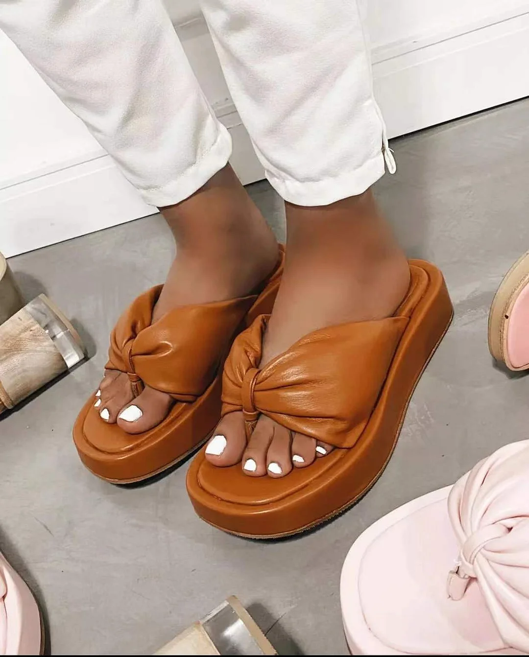 Qengg Platform Woman Flip Flops Retro Brand Style Concise Ladies Summer Shoes Large Size Solid Soft High Heels Women's Slippers