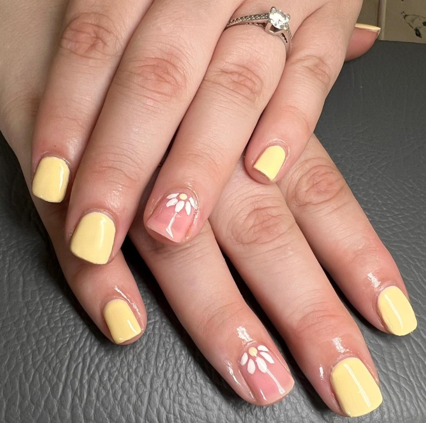 yellow nails designs